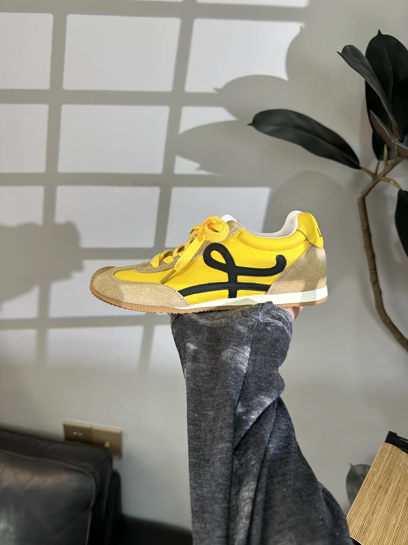 断码简陋：罗家明星同款里外全头层高定版阿甘鞋女潮流透气时尚