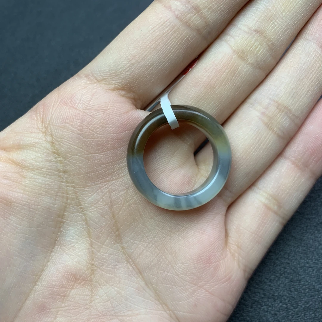 新疆和田玉楼兰三色戒指 18x7.2x4 T128