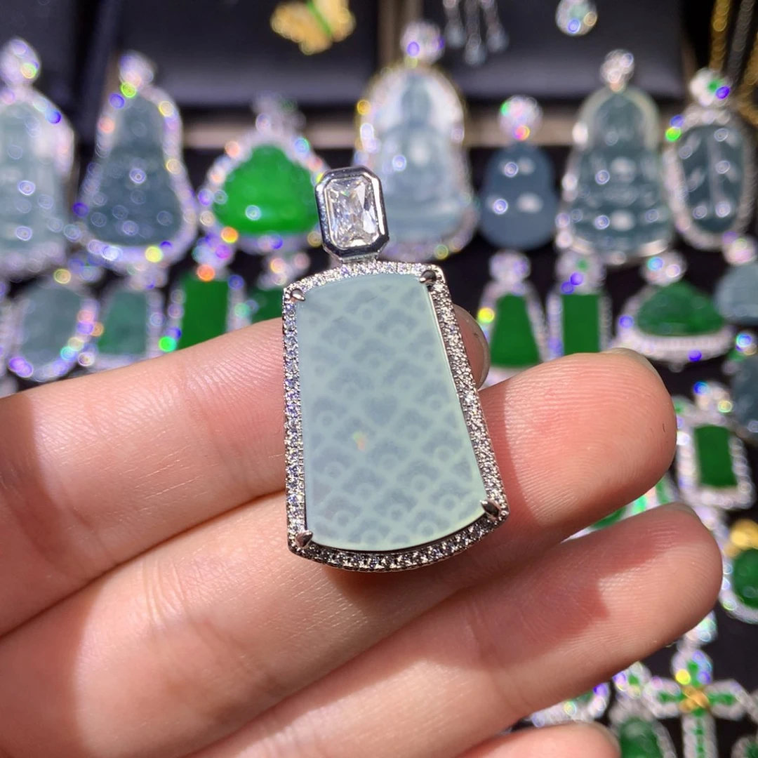 翡翠未镶嵌颈饰766765556777