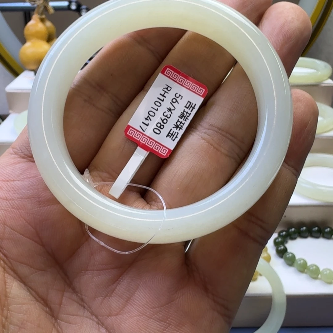 和田玉未镶嵌手镯