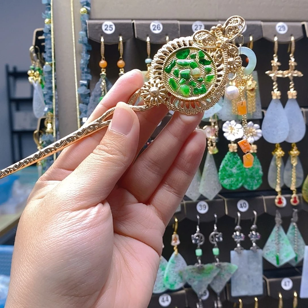 未镶嵌翡翠耳饰翡翠