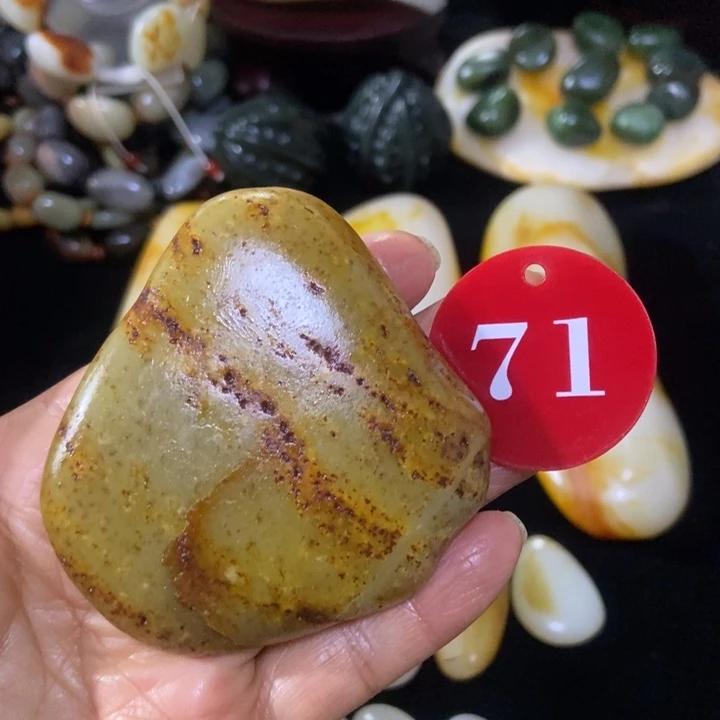 和田玉（糖玉）未镶嵌挂件