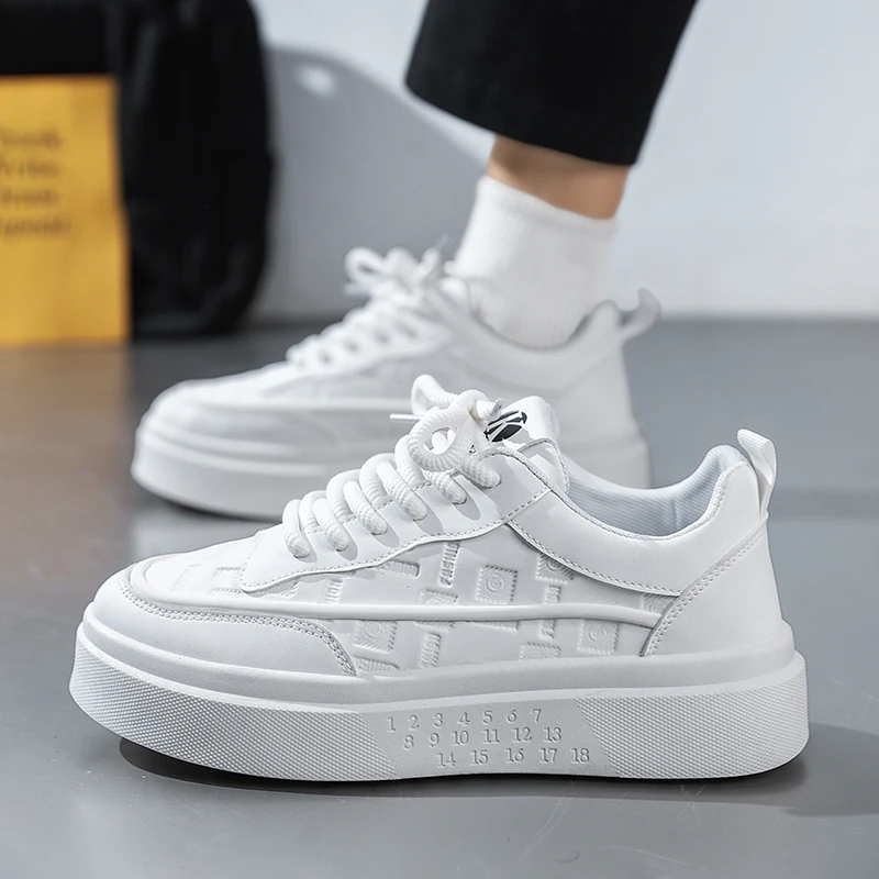 男鞋2025秋季新款厚底增高皮面防水休闲板鞋百搭高级感休闲小白鞋