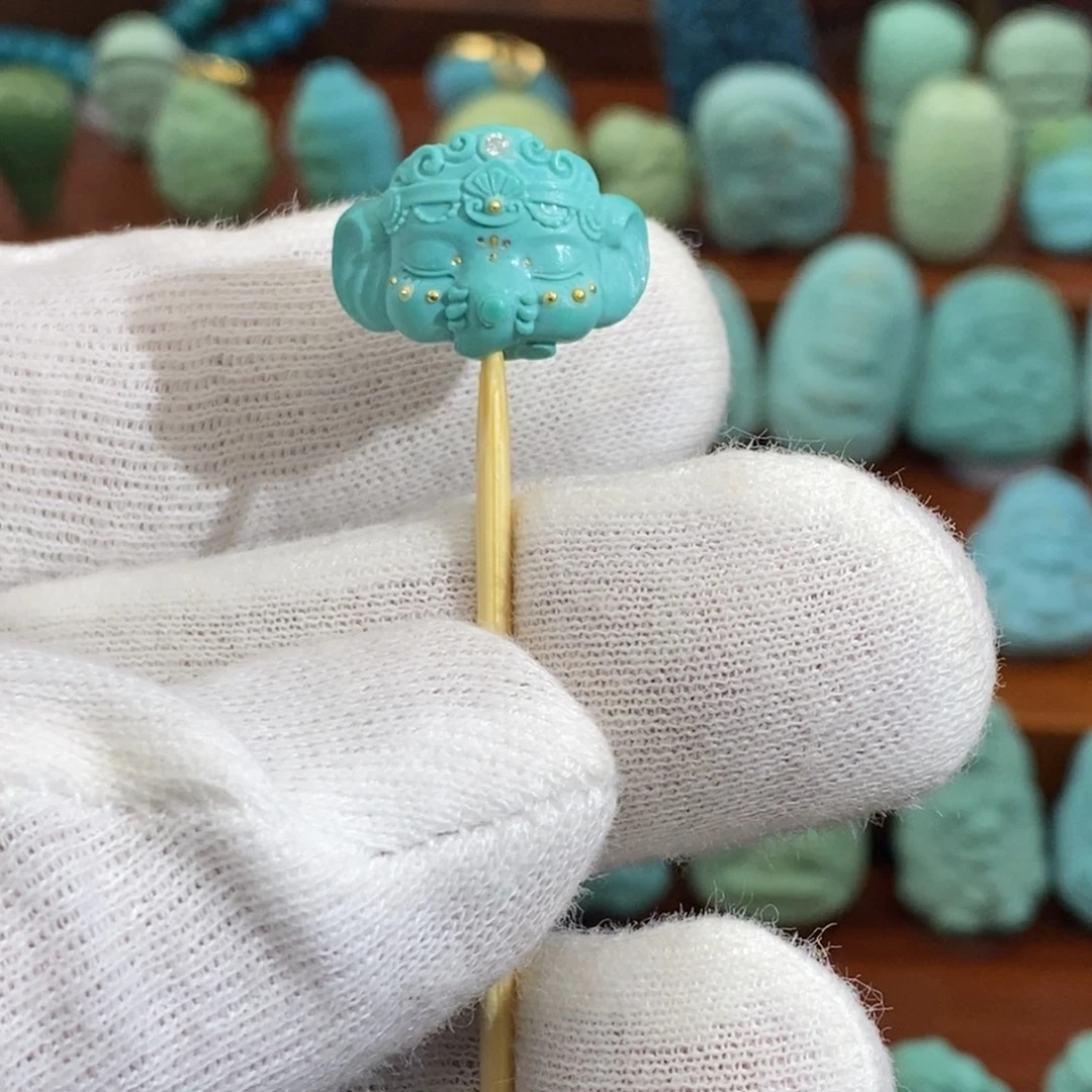 绿松石未镶嵌珠宝奇石