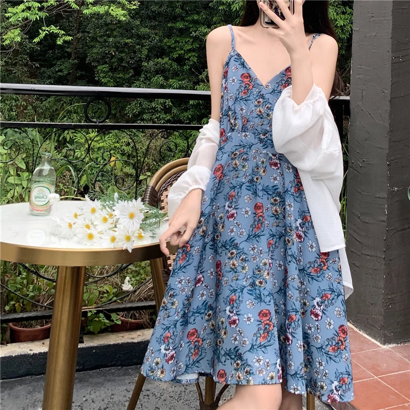 爆爆 减龄显瘦碎花吊带裙洋气可盐可甜短款连衣裙+夏季休闲开衫