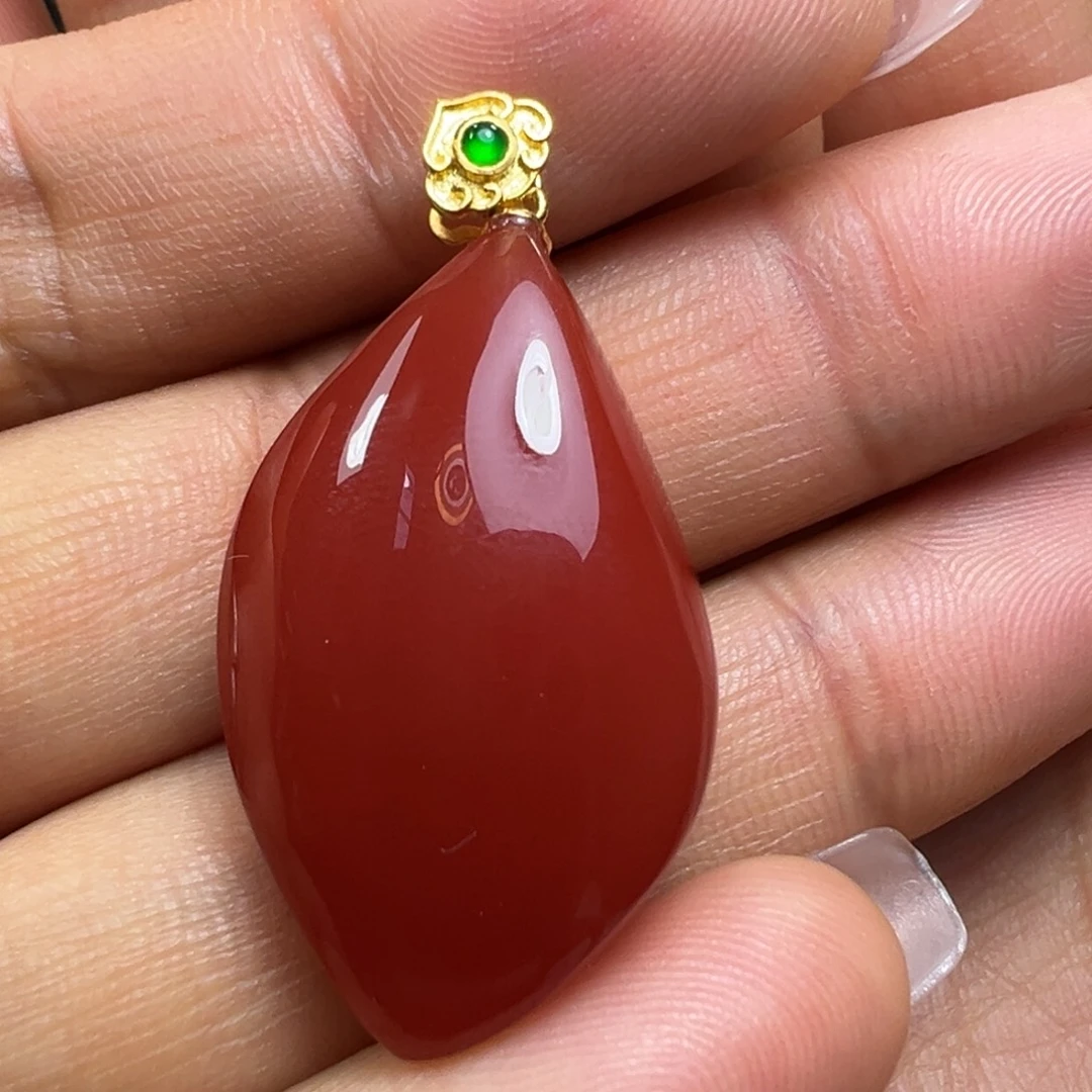 南红玛瑙18K金镶嵌吊坠