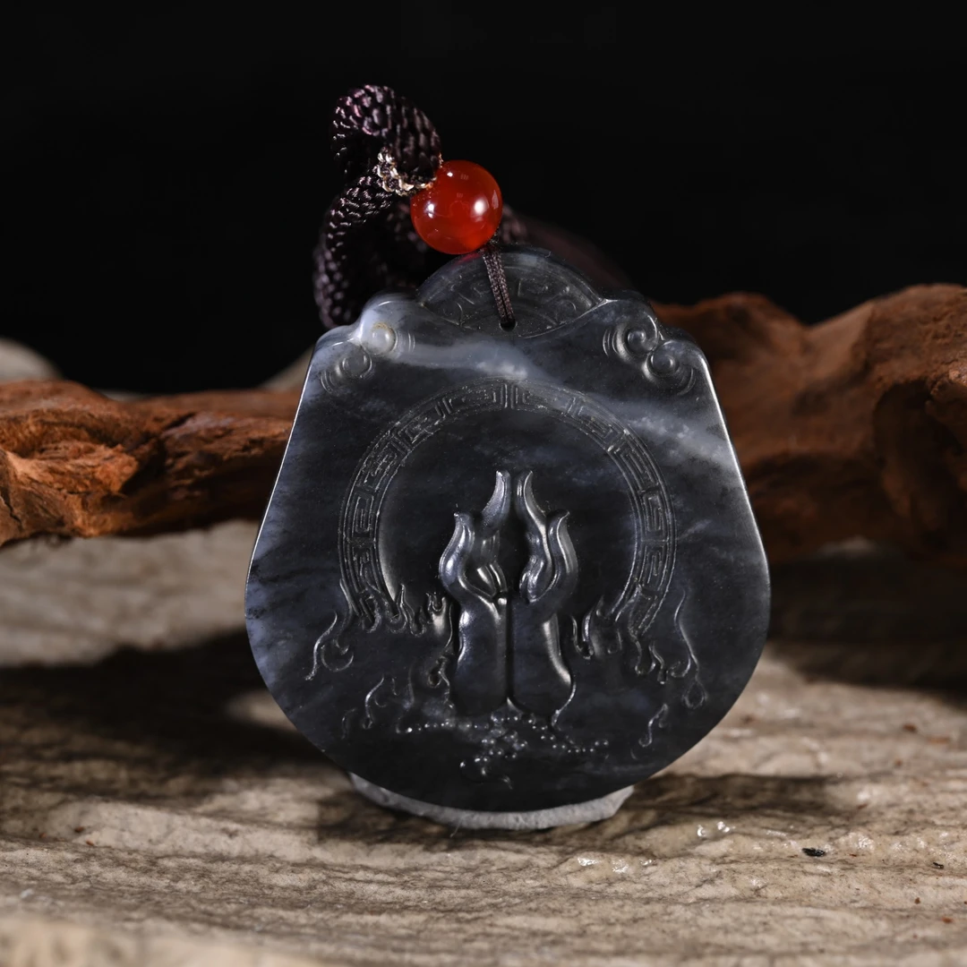 Lot8801 2510180217和田玉青花佛牌/保利