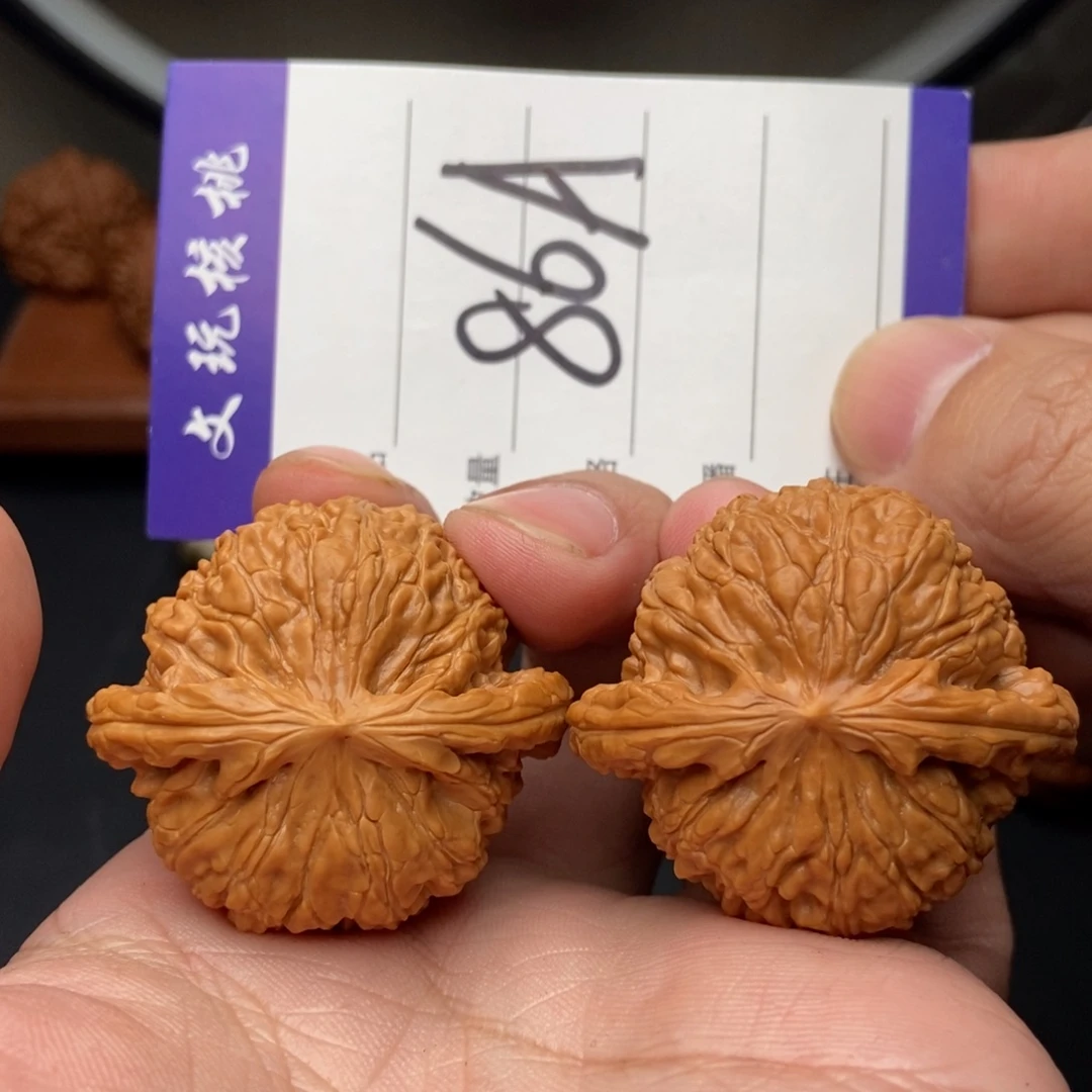 文玩核桃吊坠41白狮子