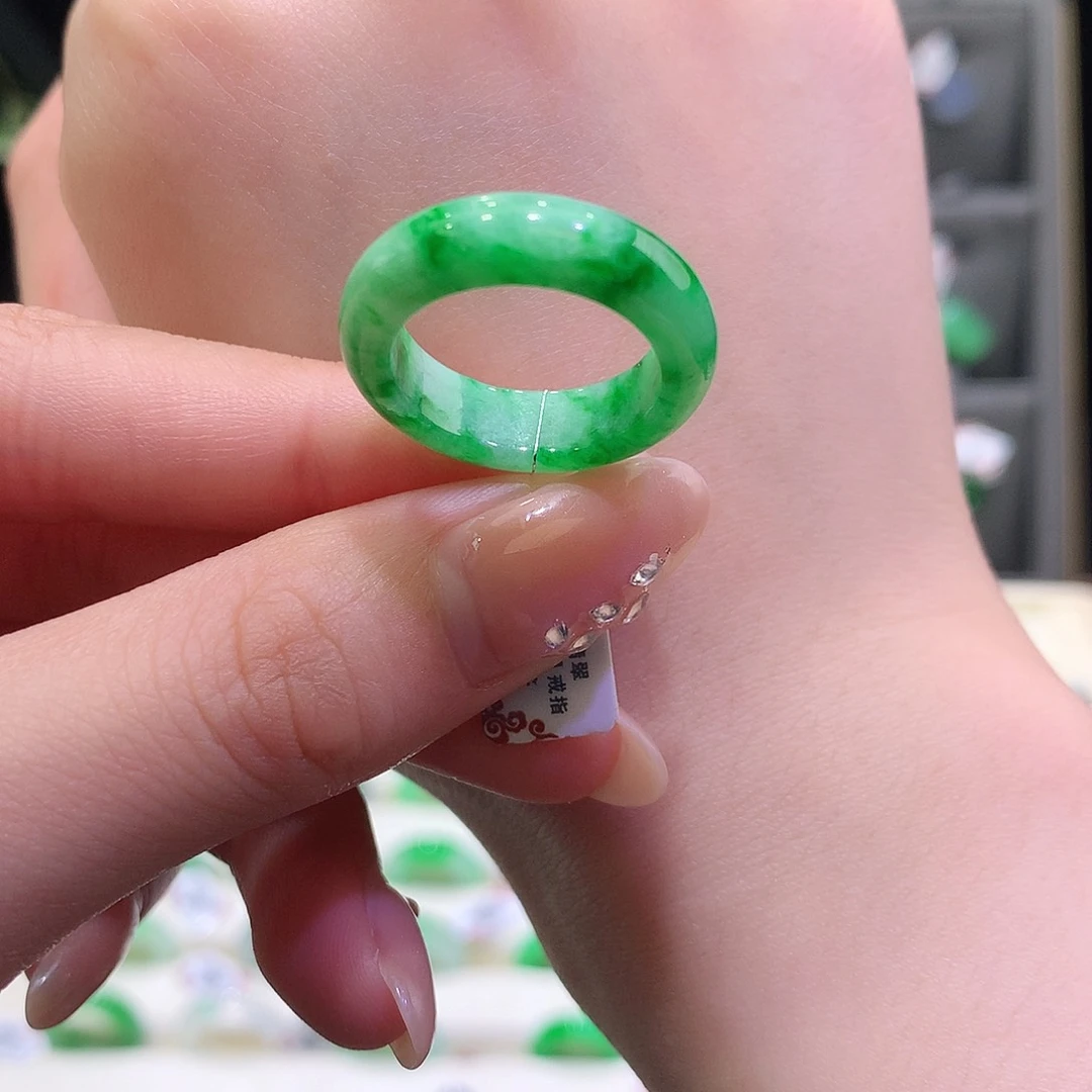 未镶嵌戒指翡翠翡翠