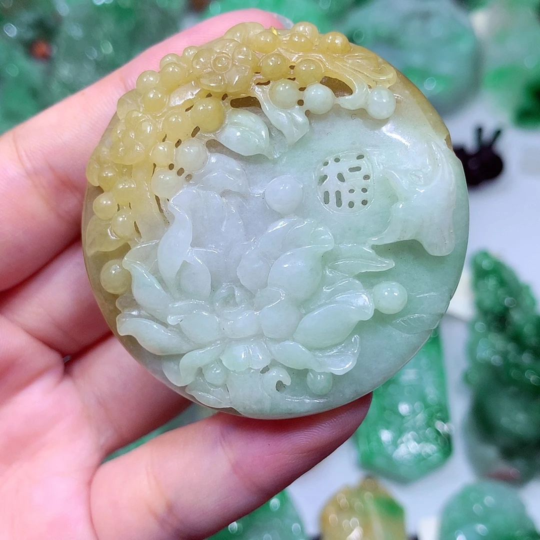吊坠(不含链)未镶嵌翡翠
