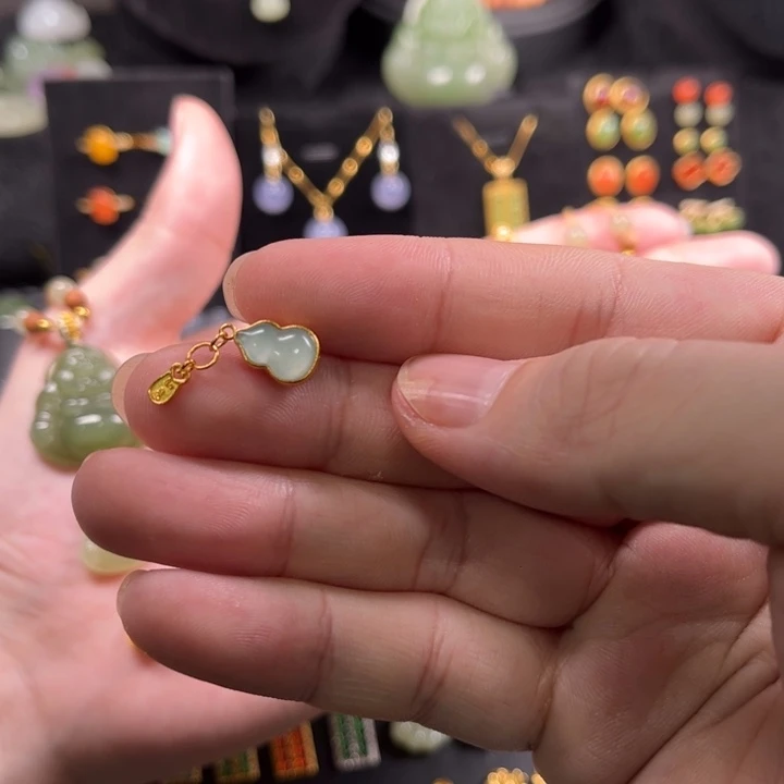 颈饰银S925镶嵌翡翠