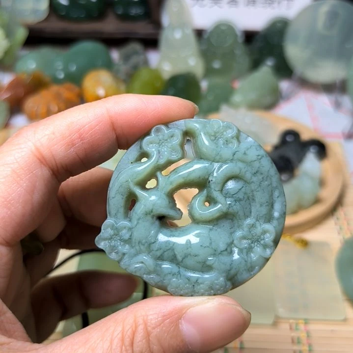 蛇纹石玉颈饰未镶嵌乖*