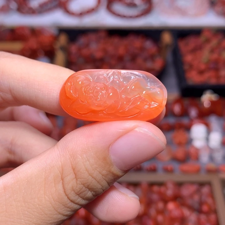 未镶嵌南红南红玛瑙莲花手牌