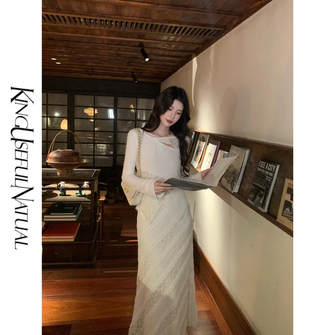 KUN【初识】交错镂空 细条纹肌理微毛绒不规则蕾丝拼接长袖针织上衣