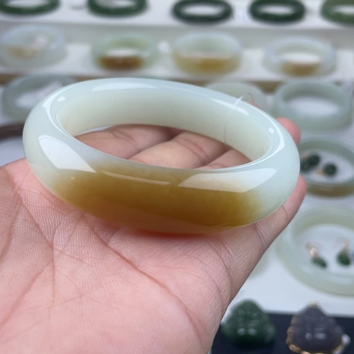 和田玉未镶嵌手镯18