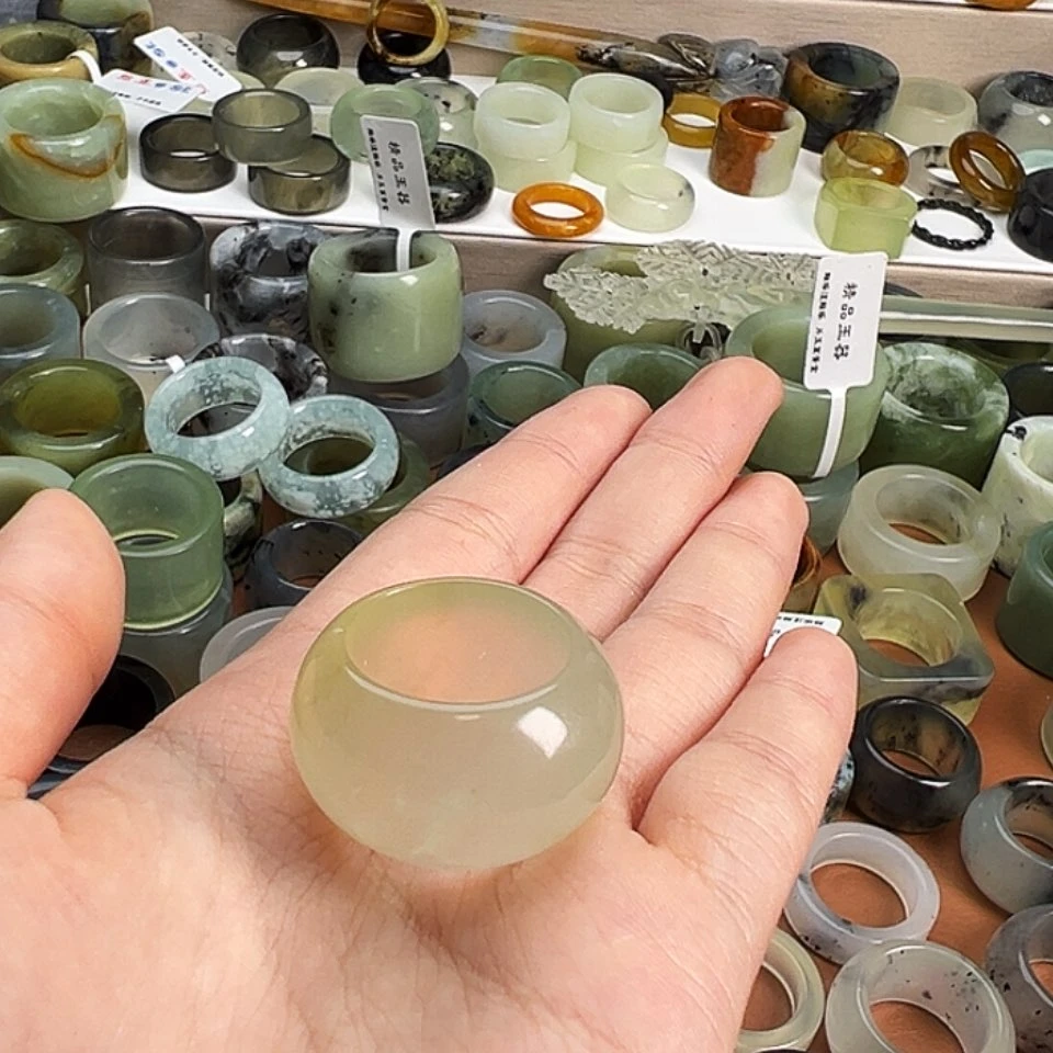 【闪购商品】蛇纹石玉未镶嵌戒指轩***勒