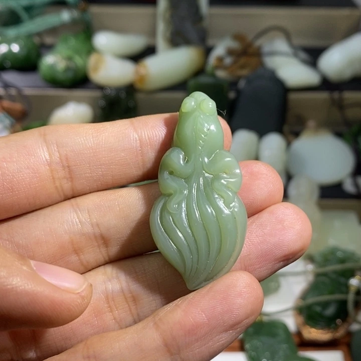 和田玉未镶嵌挂件