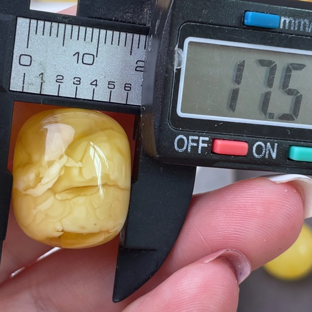 未镶嵌琥珀裸石蜜蜡99