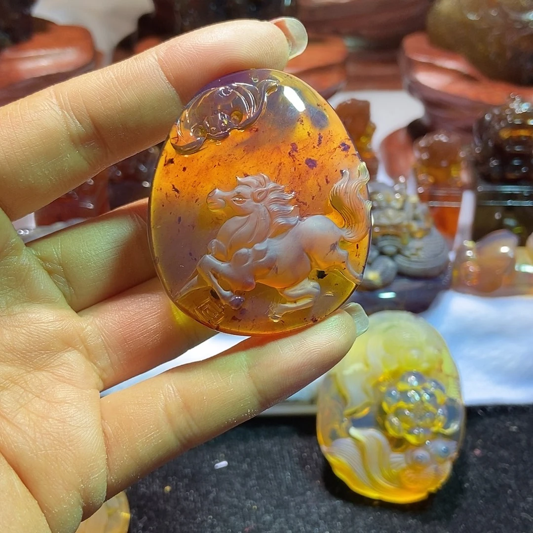 琥珀颈饰未镶嵌马