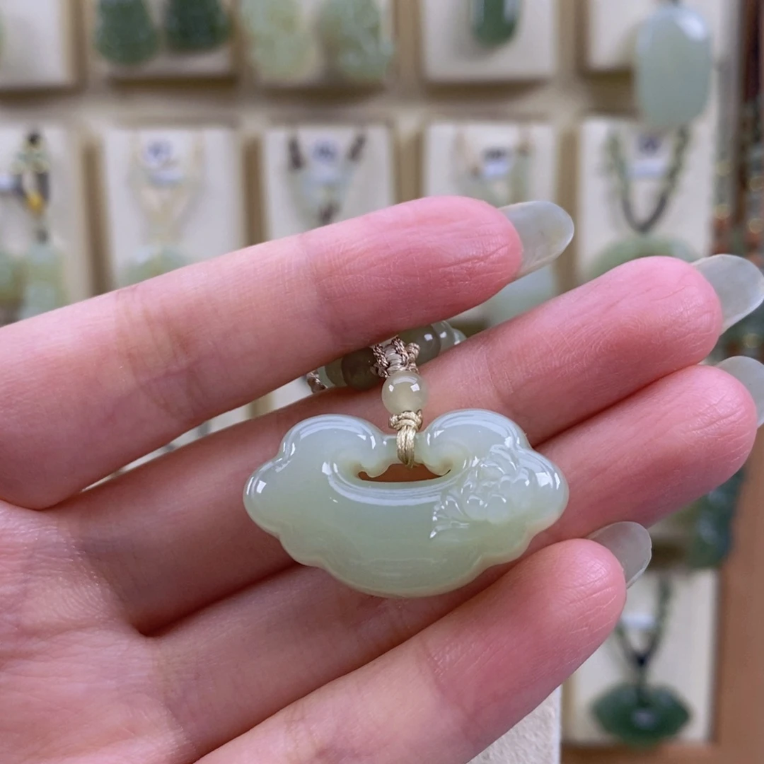 静****颈饰未镶嵌和田玉