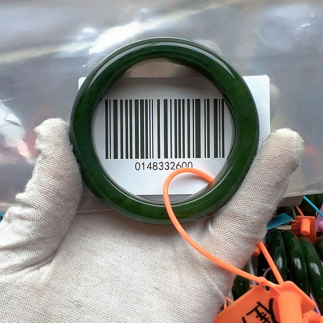 已***至和田玉未镶嵌手镯