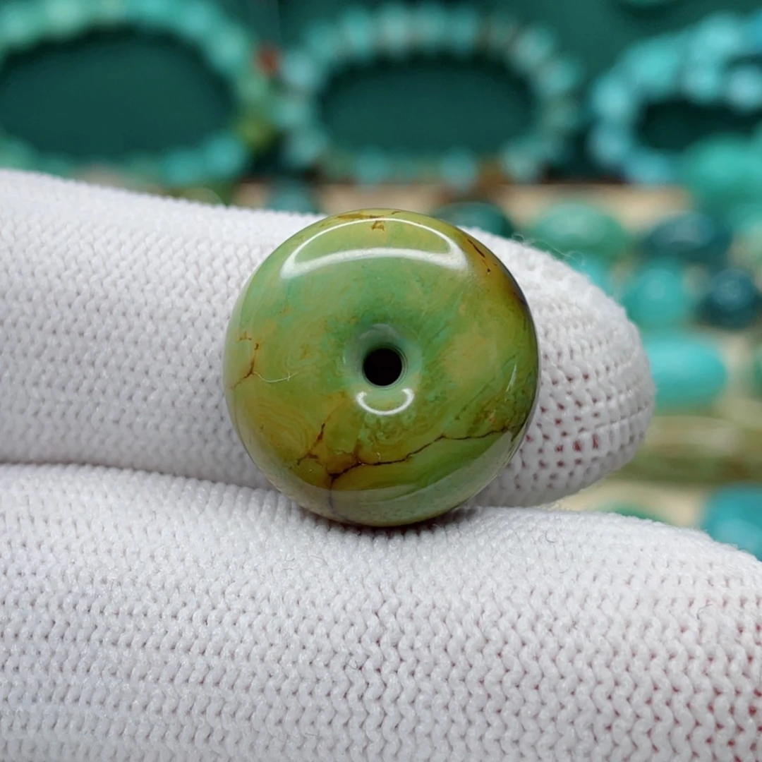 绿松石未镶嵌颈饰