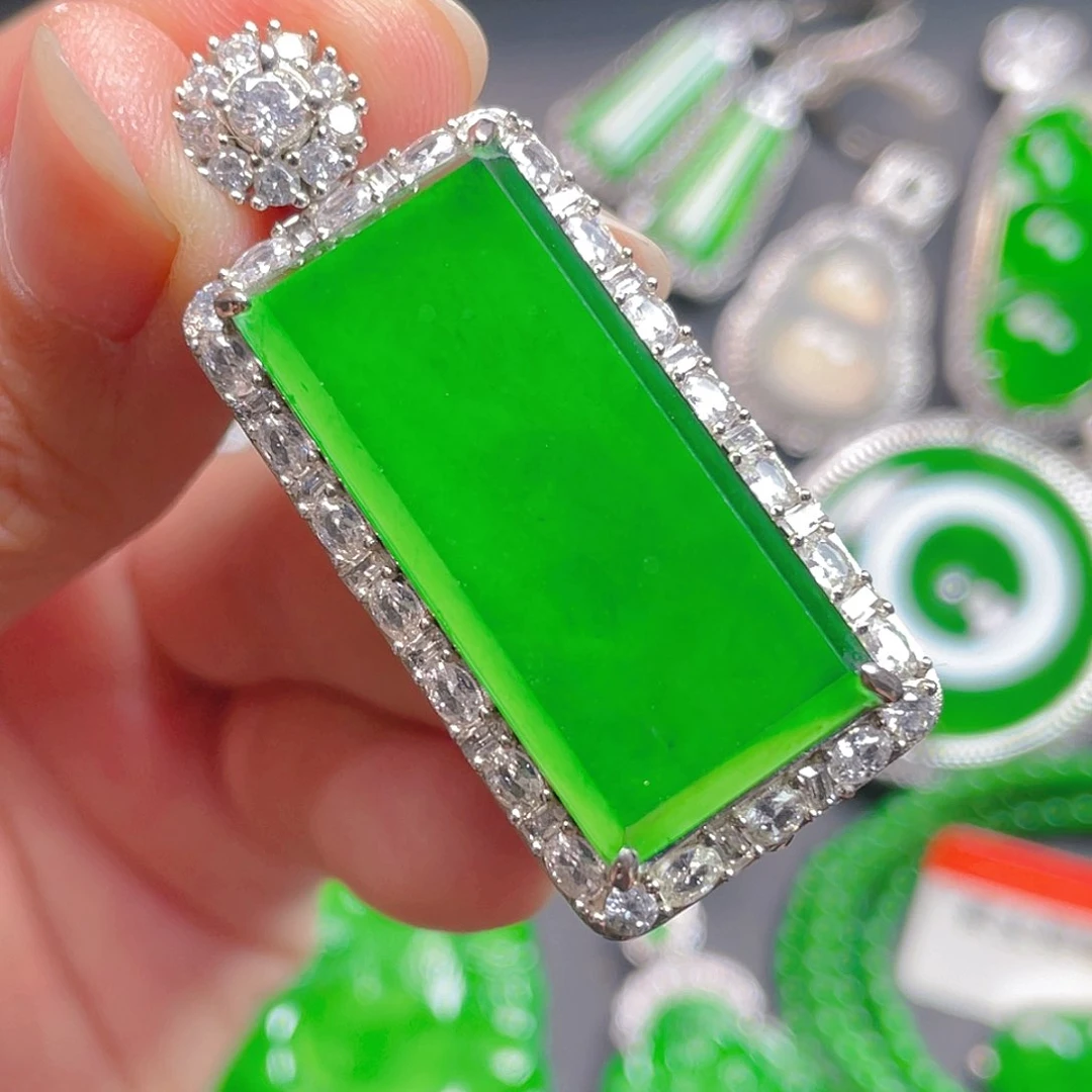 吊坠(不含链)未镶嵌翡翠