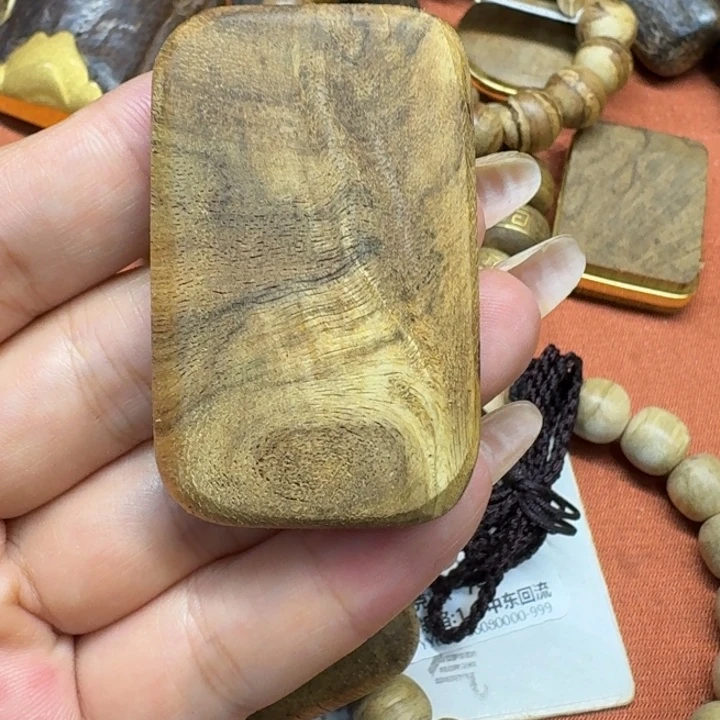 大叶紫檀（黑酸枝木类）