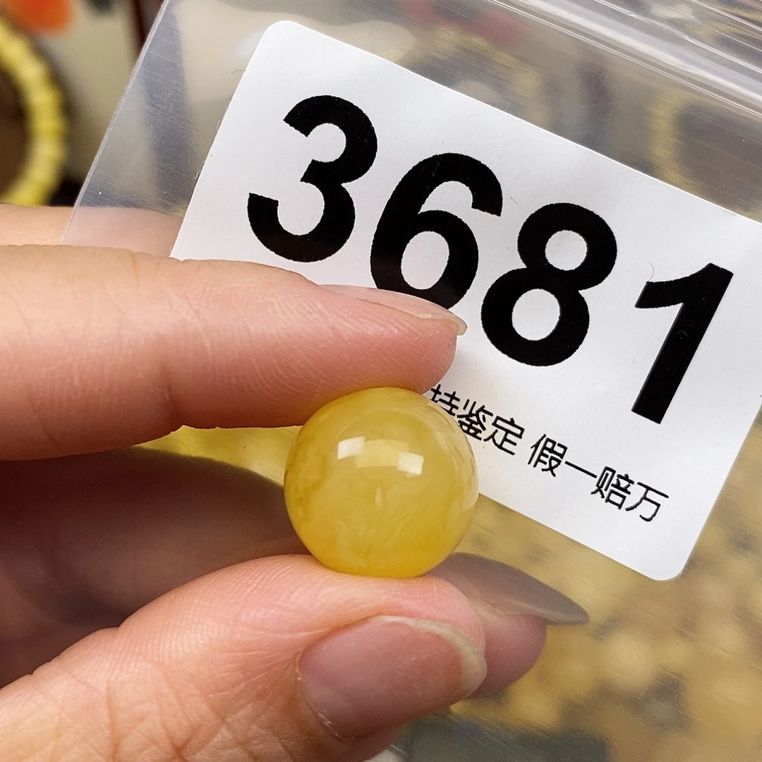 琥珀未镶嵌珠宝奇石15