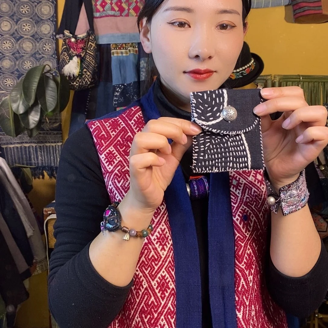 织绣?****⑅手工制作耳机包