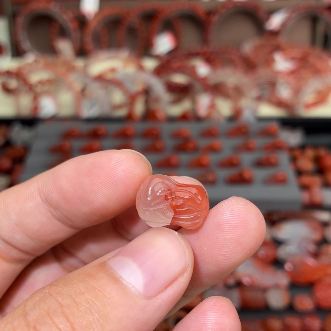南红玛瑙未镶嵌颈饰白菜1