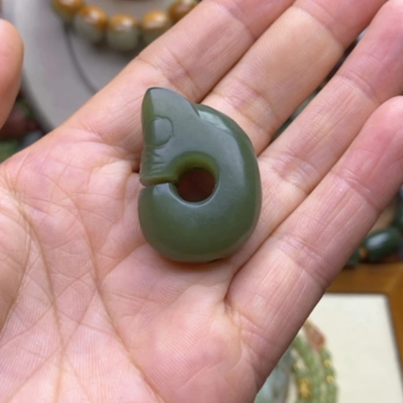 【闪购商品】未镶嵌岫岩河磨玉（透闪石质玉）挂件