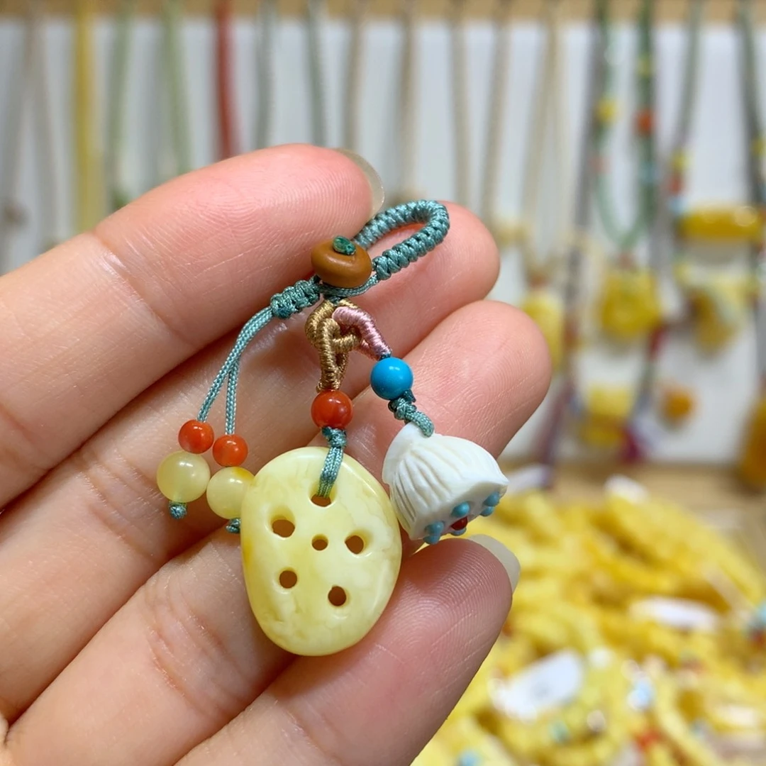 未镶嵌蜜蜡裸石配饰