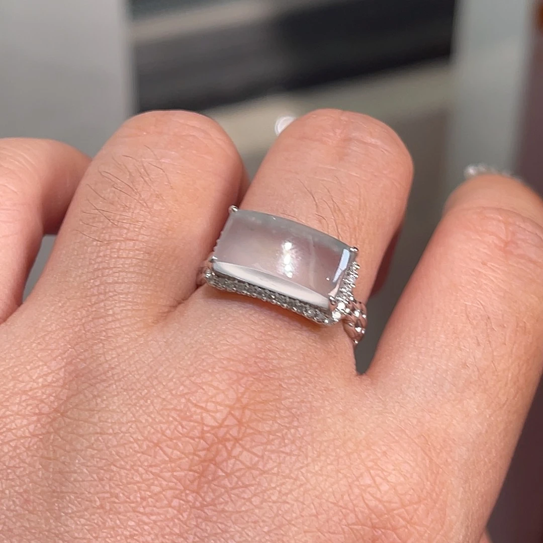 翡翠戒指18K金镶嵌马鞍戒指