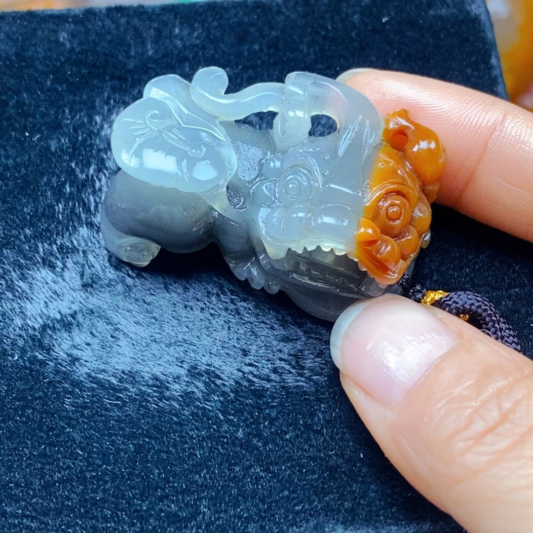 未镶嵌石英质玉（黄龙玉）吊坠(不含链)