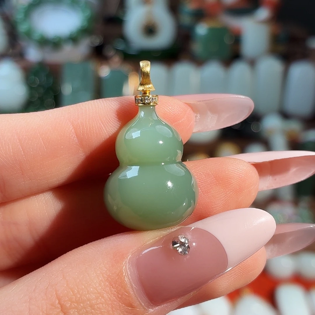 和田玉（糖玉）18K金镶嵌颈饰T