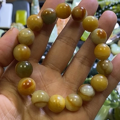 未镶嵌岫玉手链一个