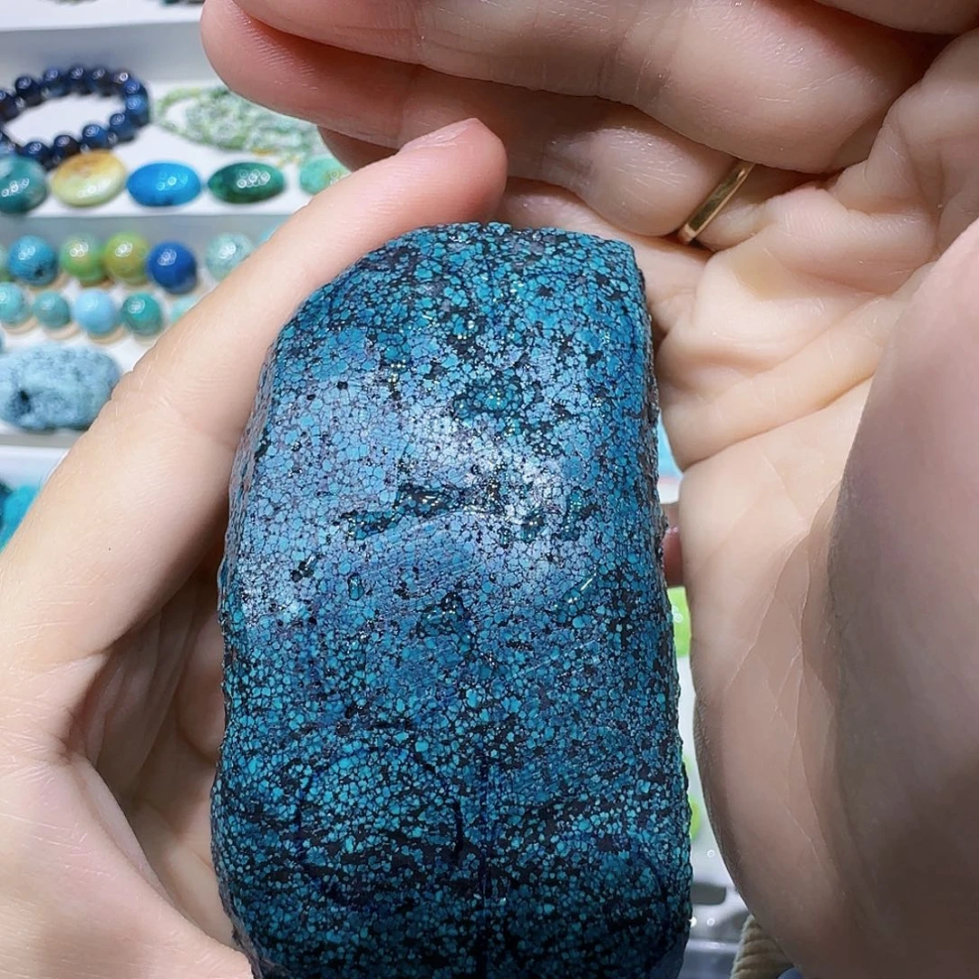 绿松石未镶嵌颈饰乌兰花