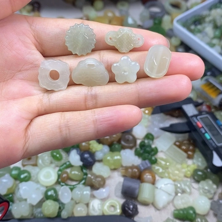 和田玉未镶嵌挂件15一个多样性其一