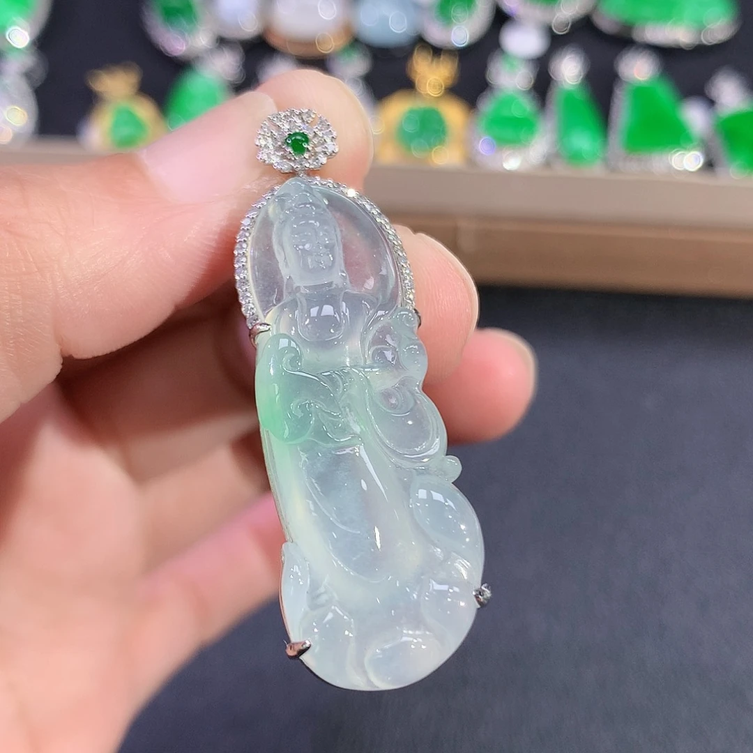 翡翠18K金镶嵌吊坠(赠链)