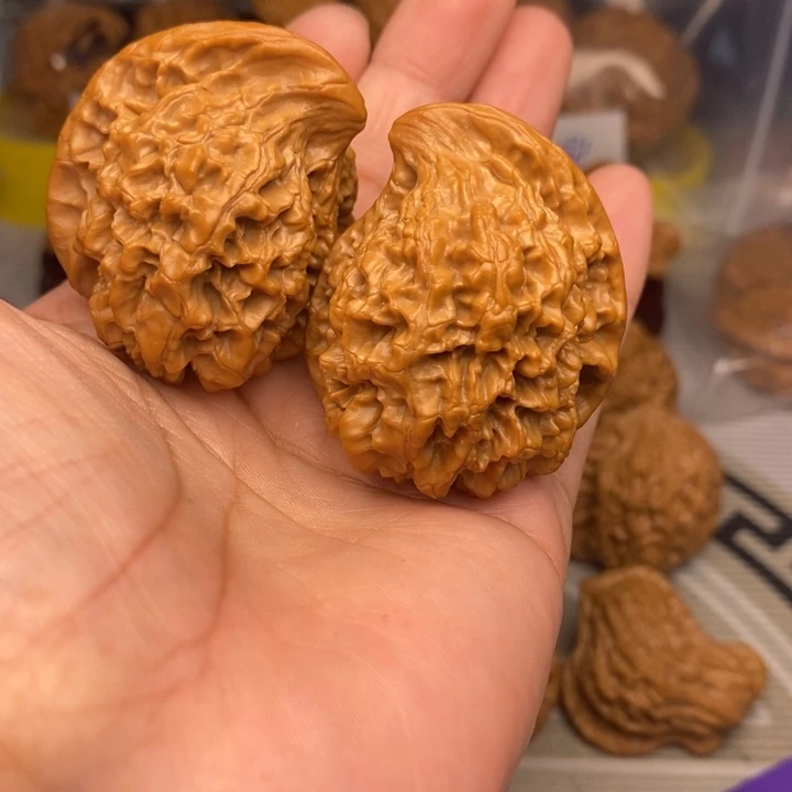 把件桃核座山雕1