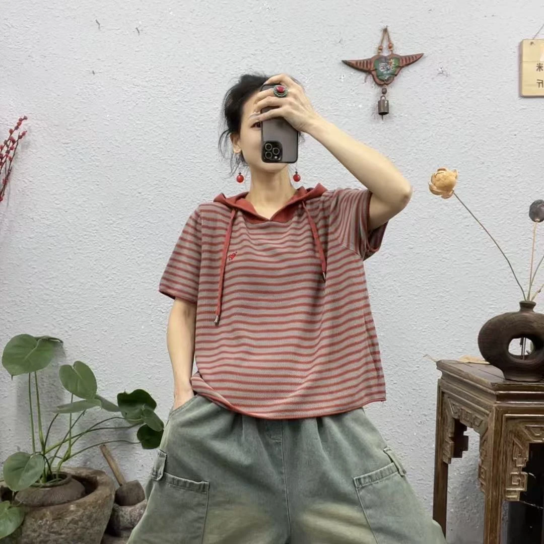 9211针织棉线横条纹左胸绣爱心帽衫上衣（长57胸围120