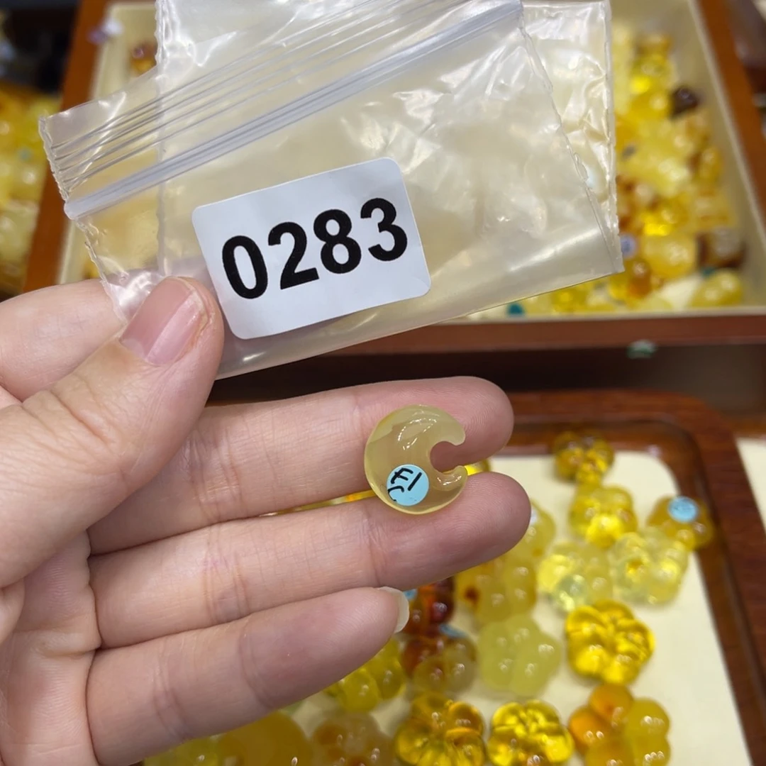 琥珀珠宝奇石未镶嵌