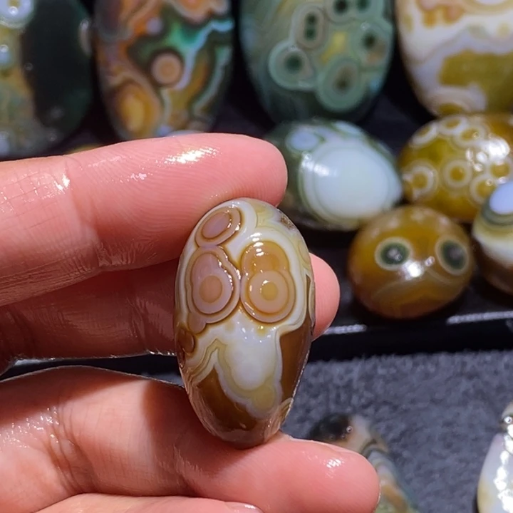 玛瑙/玉髓未镶嵌珠宝半成品129