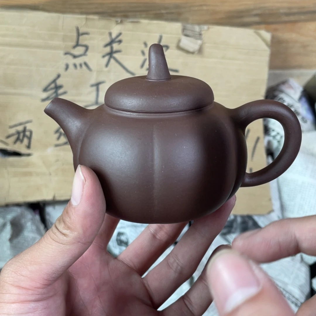 茶壶紫砂老厂紫砂壶一件。