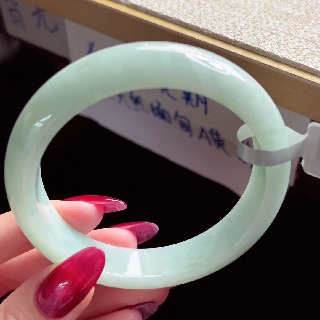 翡翠未镶嵌手镯手镯