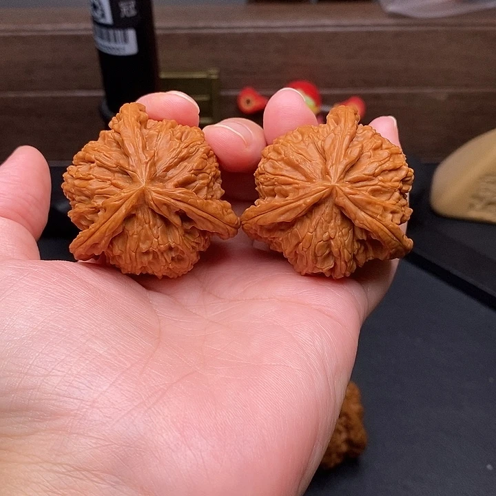 张***的把件文玩核桃白奔