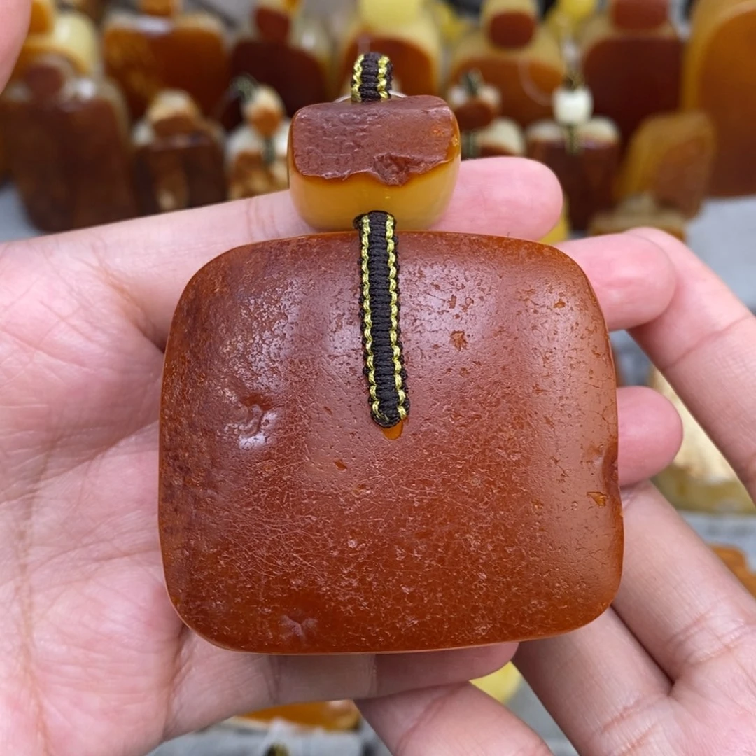 蜜蜡未镶嵌珠宝奇石