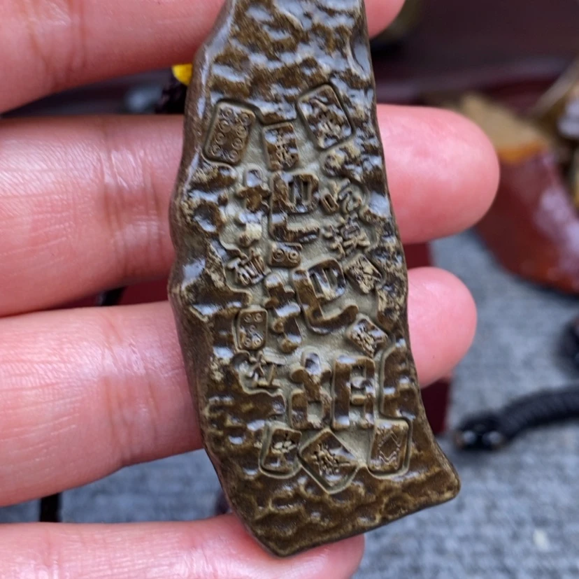 【闪购商品】原石雕刻手把件