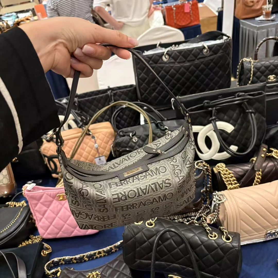 95新 FERRAGAMO/菲拉格慕 饭盒腋下包/6.30/晓晓